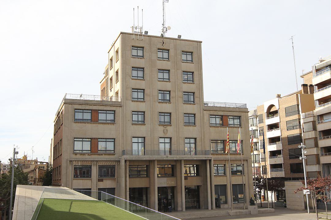 Vista exterior del Ayuntamiento de Vila-real
