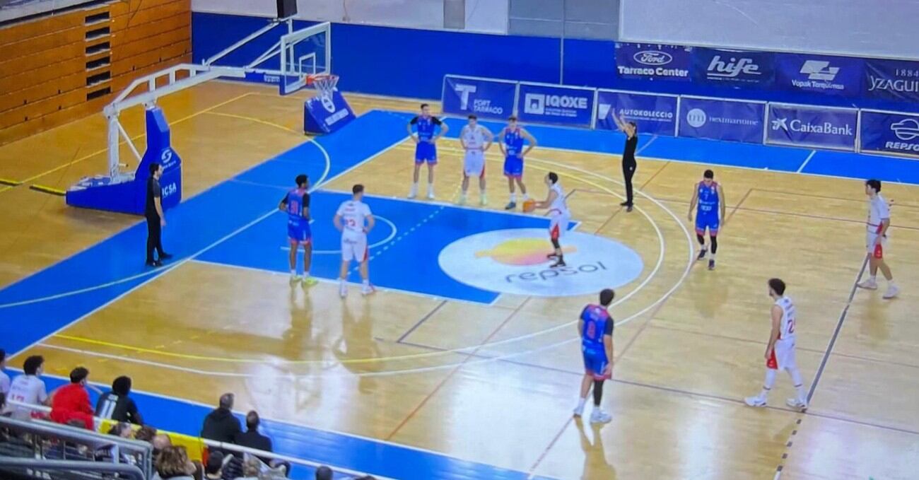 Un momento del partido disputado entre Ibersol CB Tarragona y Letra Corpórea Barbastro