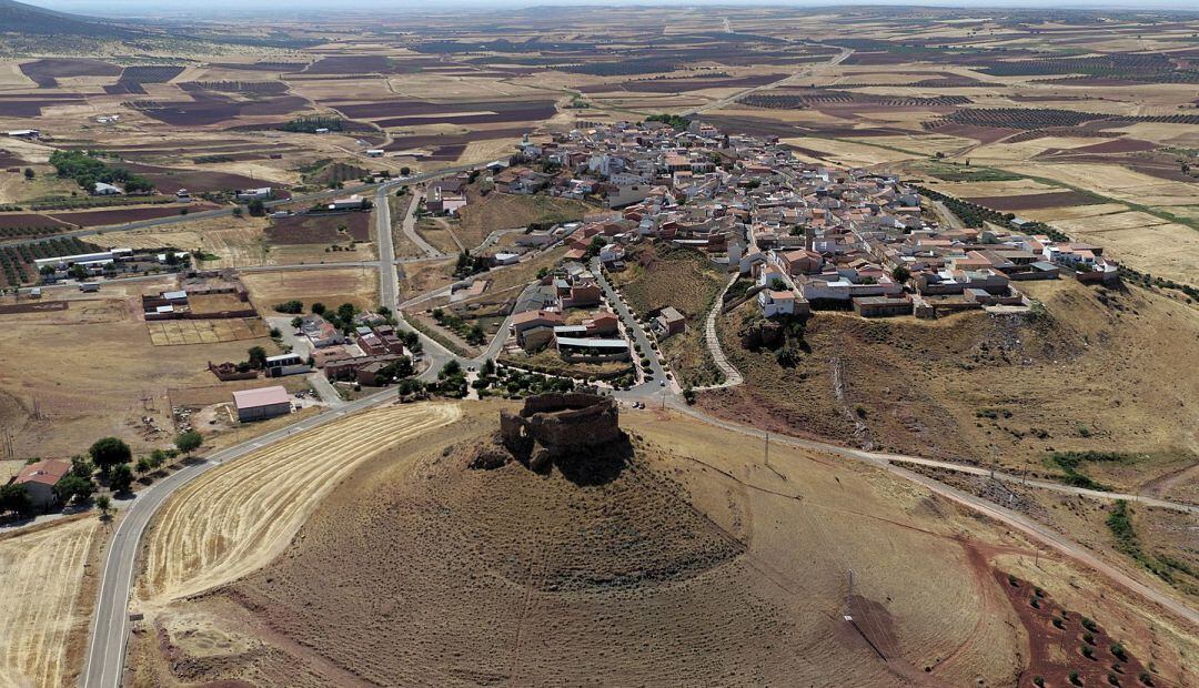 Imagen aérea de la localidad de Alhmabra y Pozo de la Serna 