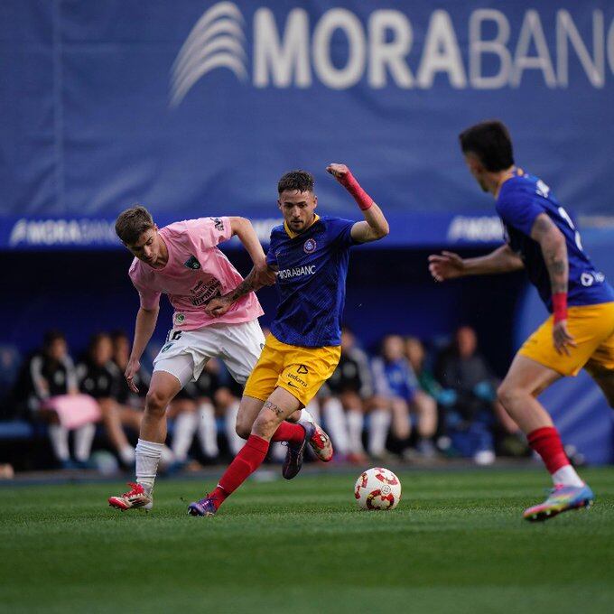 Un moment del partit entre l'FC Andorra i el Sestao a l'Estadi Nacional en la penúltima jornada de lliga regular del grup 1 de Primera RFEF