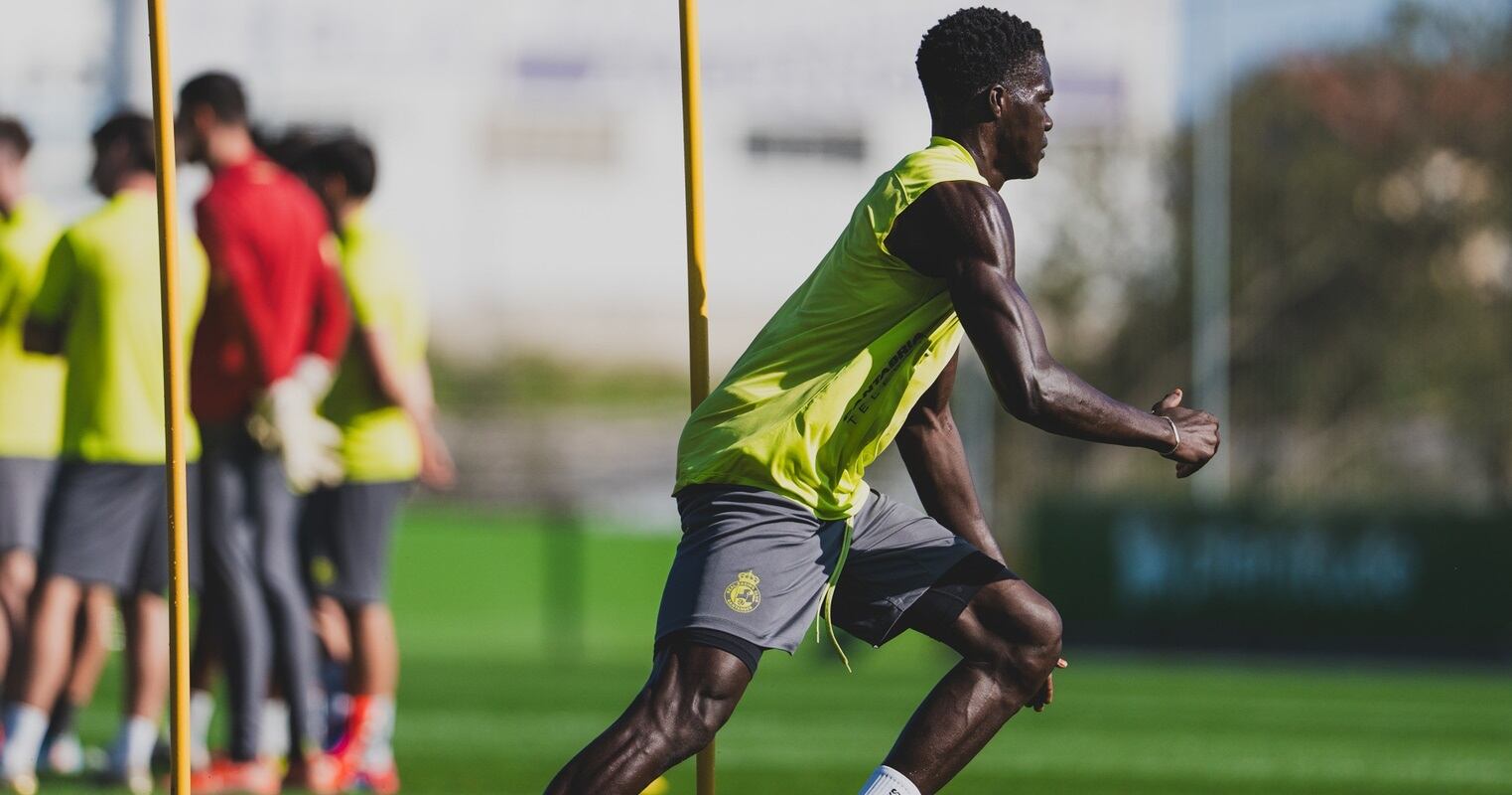 Maguette Gueye, entrenando.