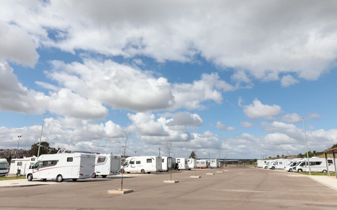 El área de autocaravanas de Mérida ha acogido a más de seis mil vehículos en un año de funcionamiento. Foto/ Ayuntamiento de Mérida