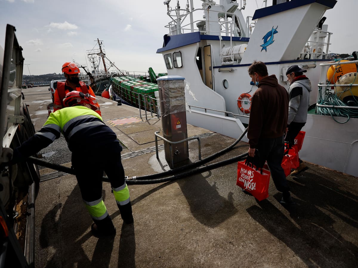 Pesca Galicia reitera su petición al gobierno para que se tope el precio del gasóleo profesional