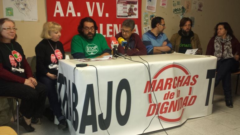 Integrantes de los colectivos que participarán en las jornadas de las Marchas de la Dignidad