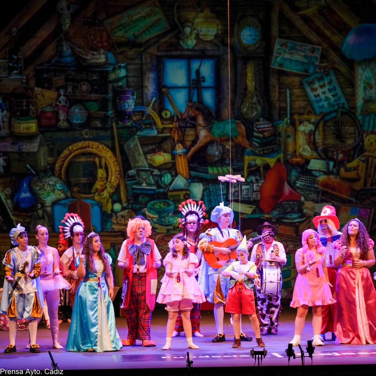 COAC 2022 | Así es la comparsa infantil 'Con el paso del tiempo'