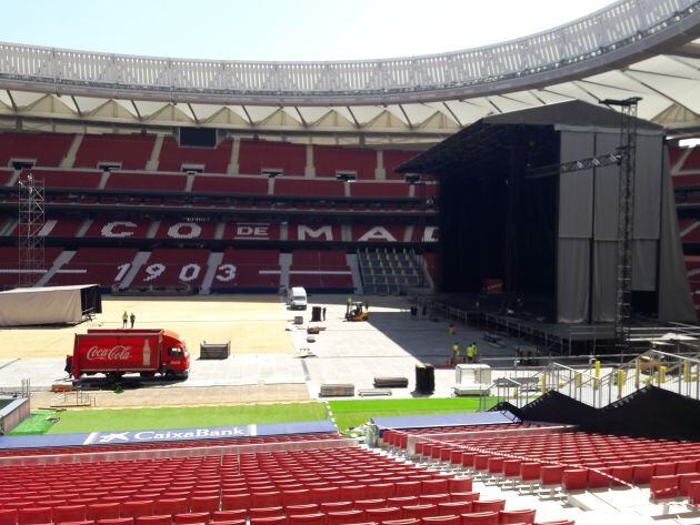 Panorámica del estadio Wanda Metropolitano durante los preparativos del concierto de Iron Maiden