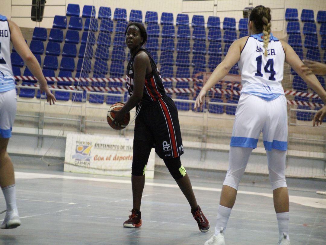 Raby Oliveira en uno de los partidos de la pasada temporada.