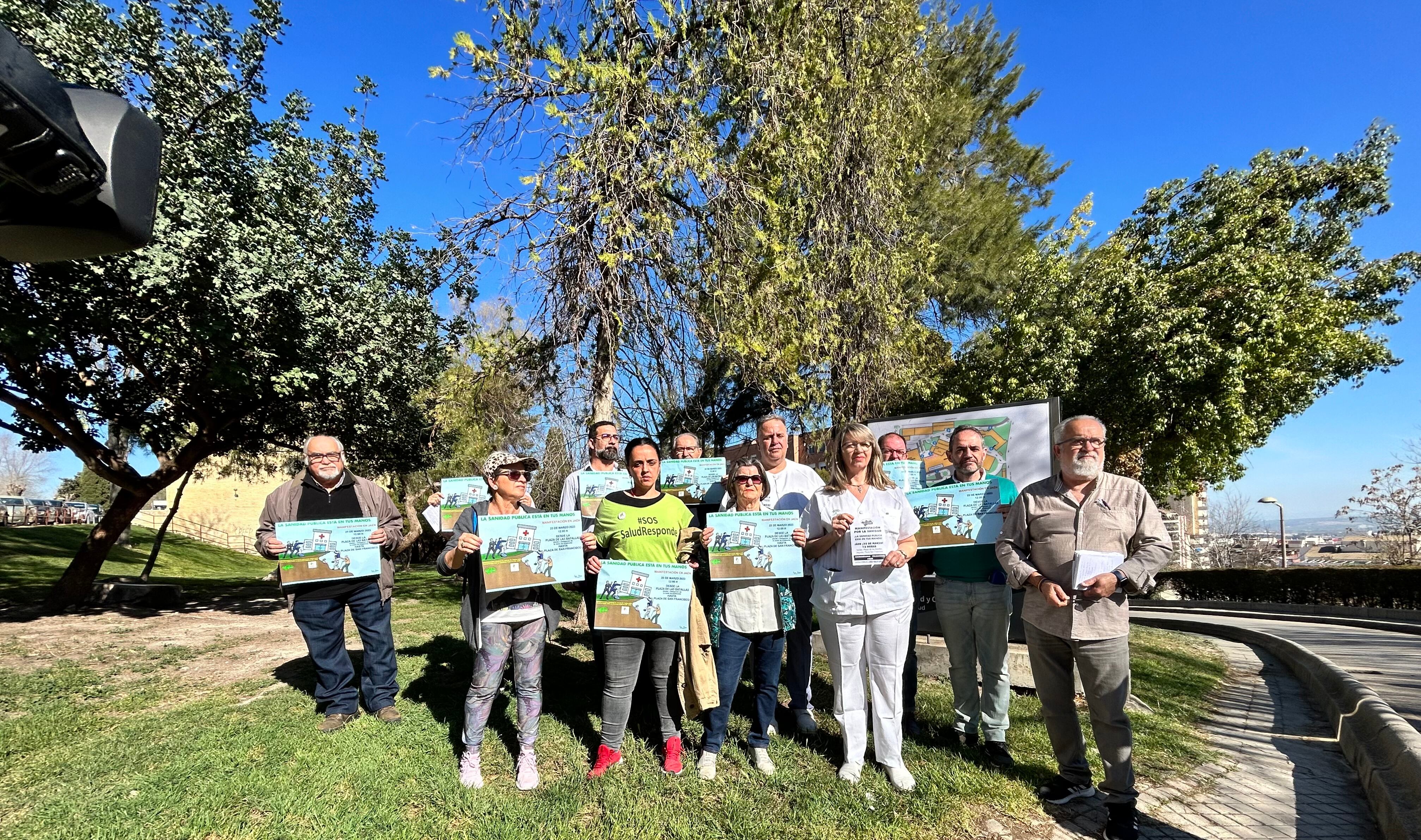 Convocantes de la manifesación en defensa de la Sanidad Pública en Jaén.