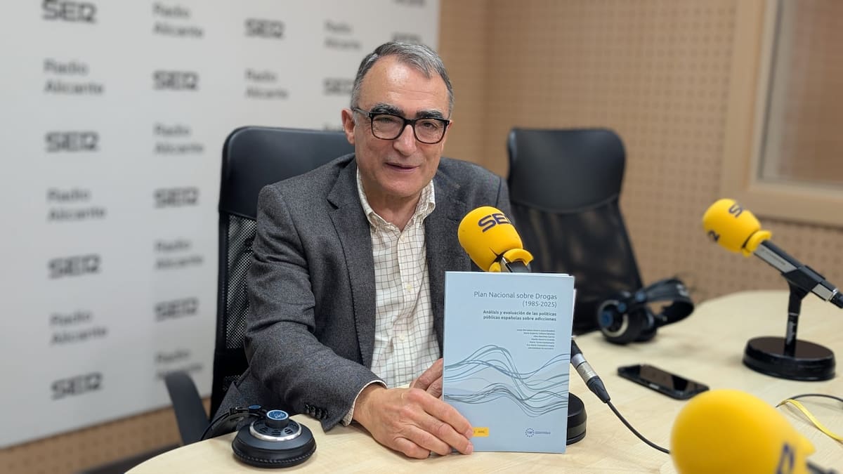 Entrevista sobre las nuevas adicciones al catedrático Josep Bernabéu en Hoy por Hoy Alicante (18/12/2025)