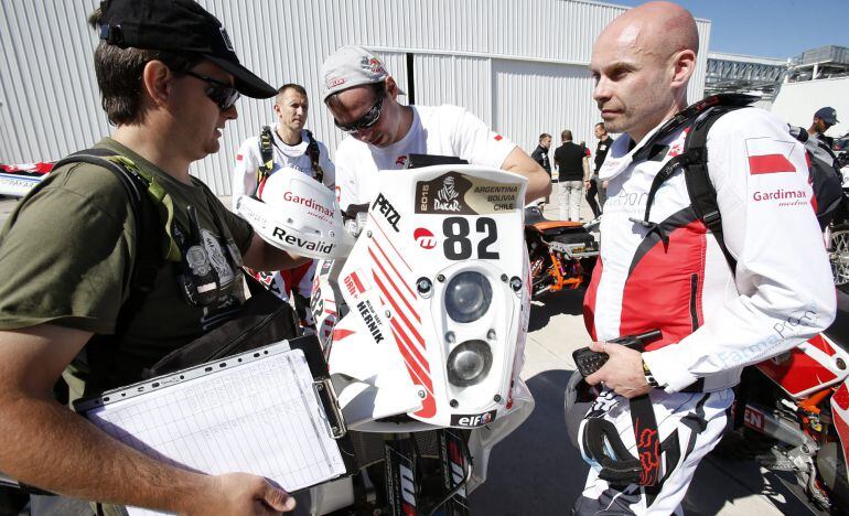 El piloto polaco Michal Hernik falleció en la tercera etapa del Dakar a su paso por La Rioja