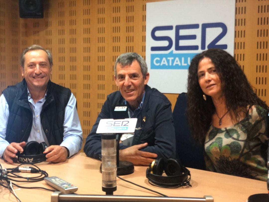 Narcís Genís, Eduard Cid i Marta Costa-Pau després de la tertúlia