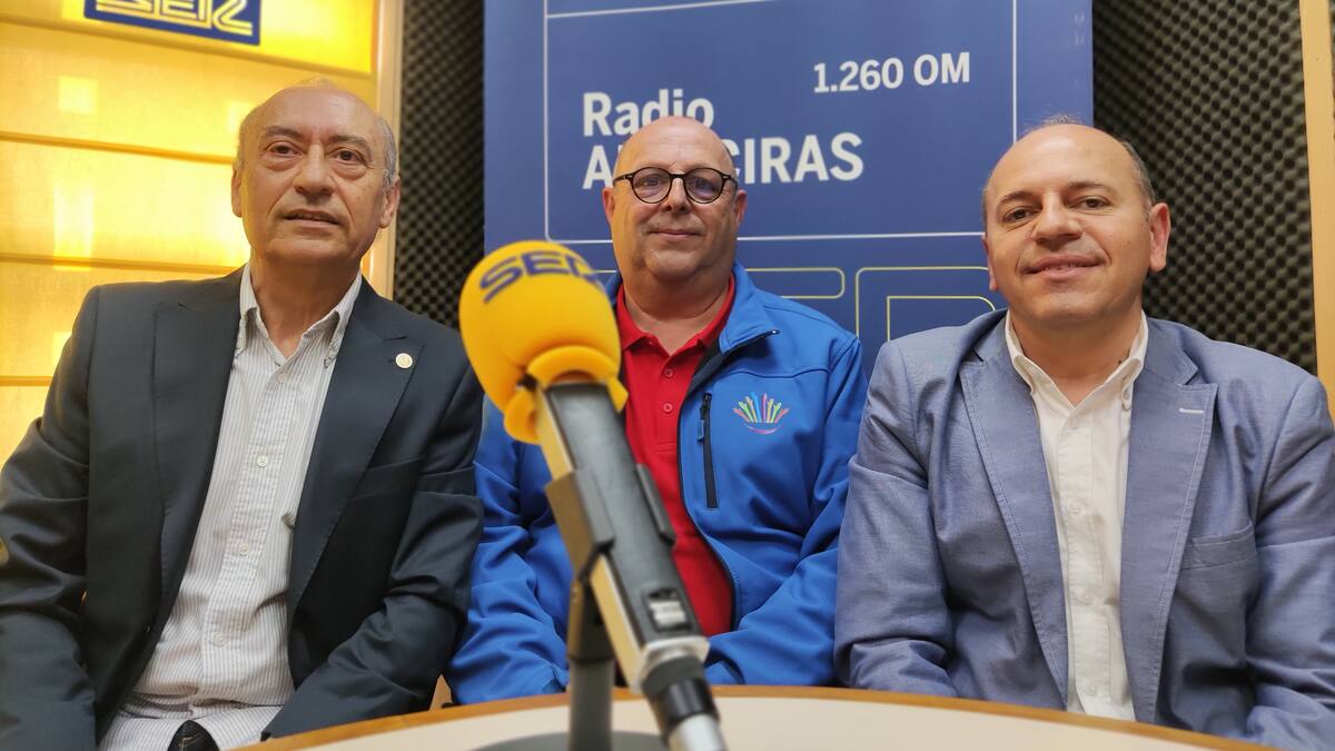 Manuel Tapia presenta Historias de Algeciras 9, la recaudación se destinará a "Proyecto por una sonrisa"