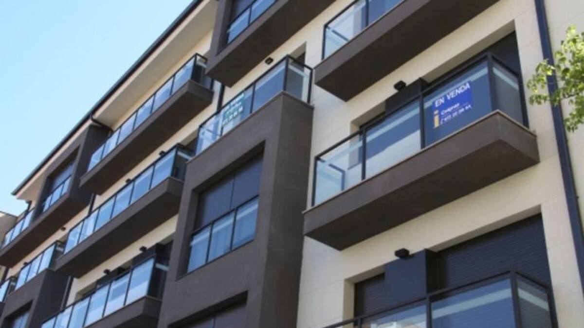 La Sareb cedeix 200 pisos a l'Ajuntament durant 8 anys