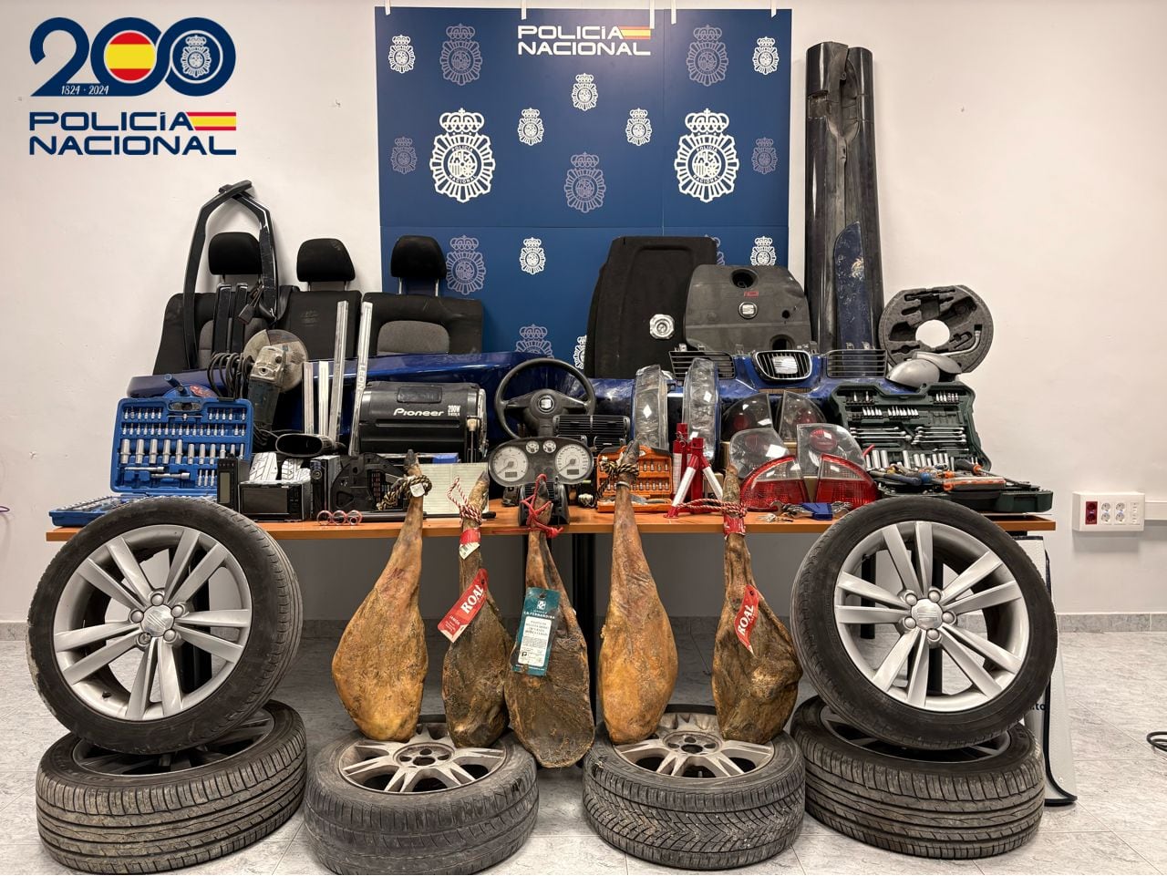 La Policía Nacional ha detenido en Jaén a tres personas pertenecientes a un grupo criminal altamente especializado en robos mediante el método del alunizaje