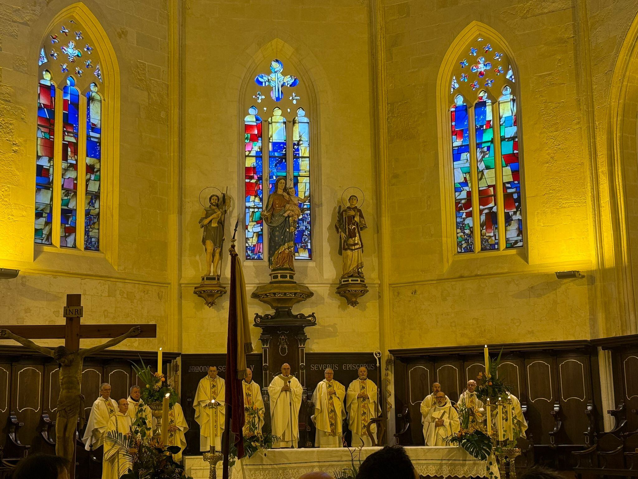 La missa de Sant Antoni s&#039;ha fet a la catedral i la Processó dels Tres Tocs a l&#039;exterior.