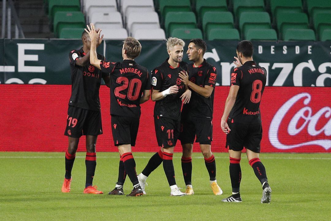 Los jugadores de la Real celebran uno de los goles de esta temporada