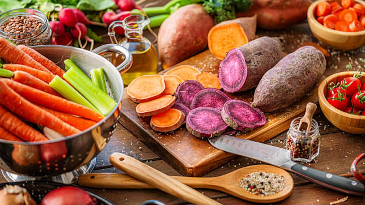 Mikel López Iturriaga desmonta los mitos del "crudivorismo": "No hay base científica"