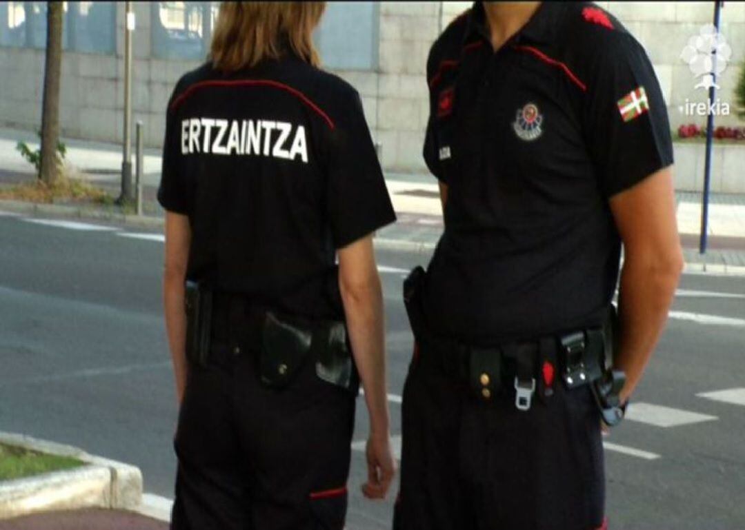 Agentes de la Ertzaintza 