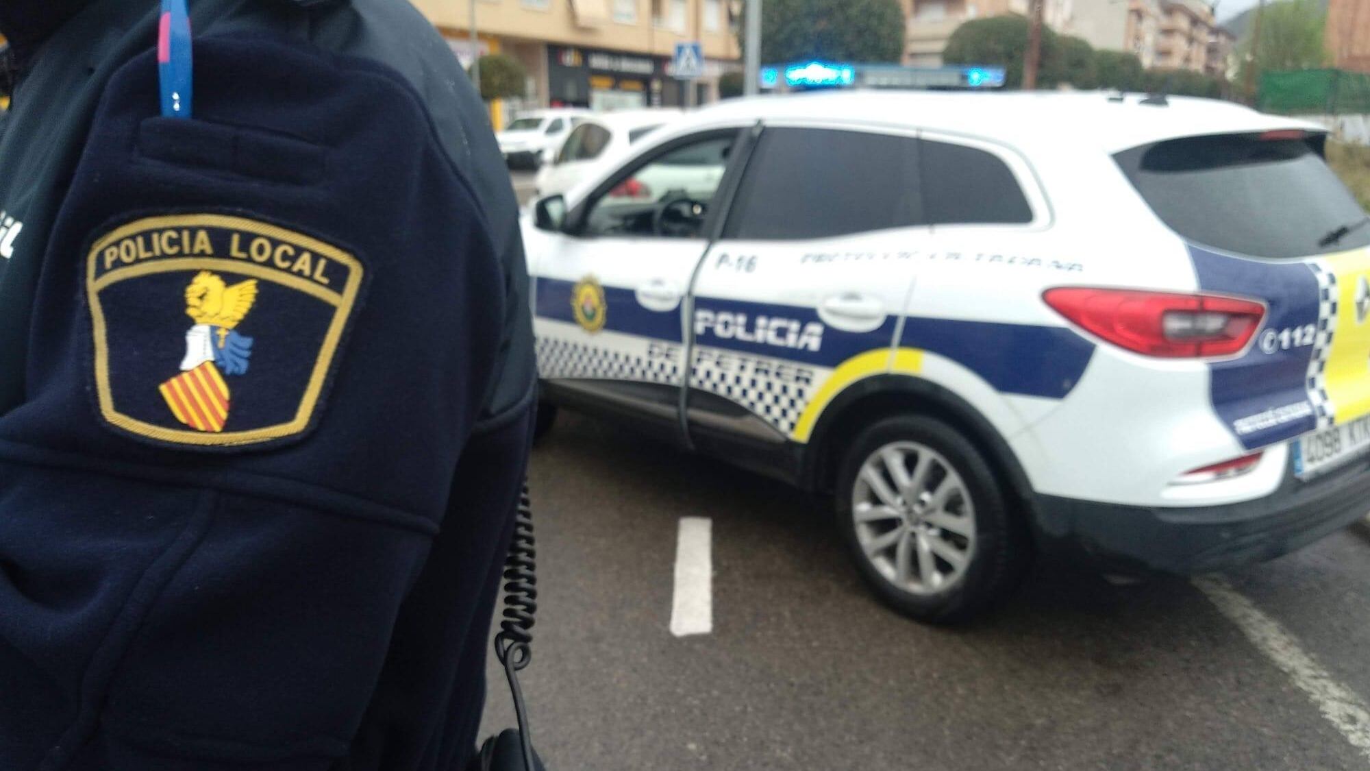 La Policía Local de Petrer acudió de inmediato al lugar de los hechos