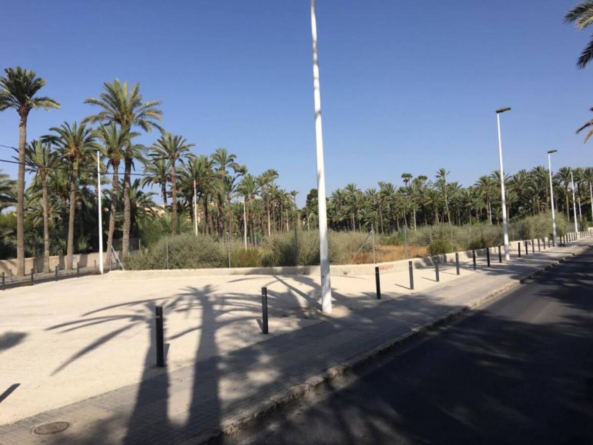 El PP pide al equipo de gobierno que limpie los solares