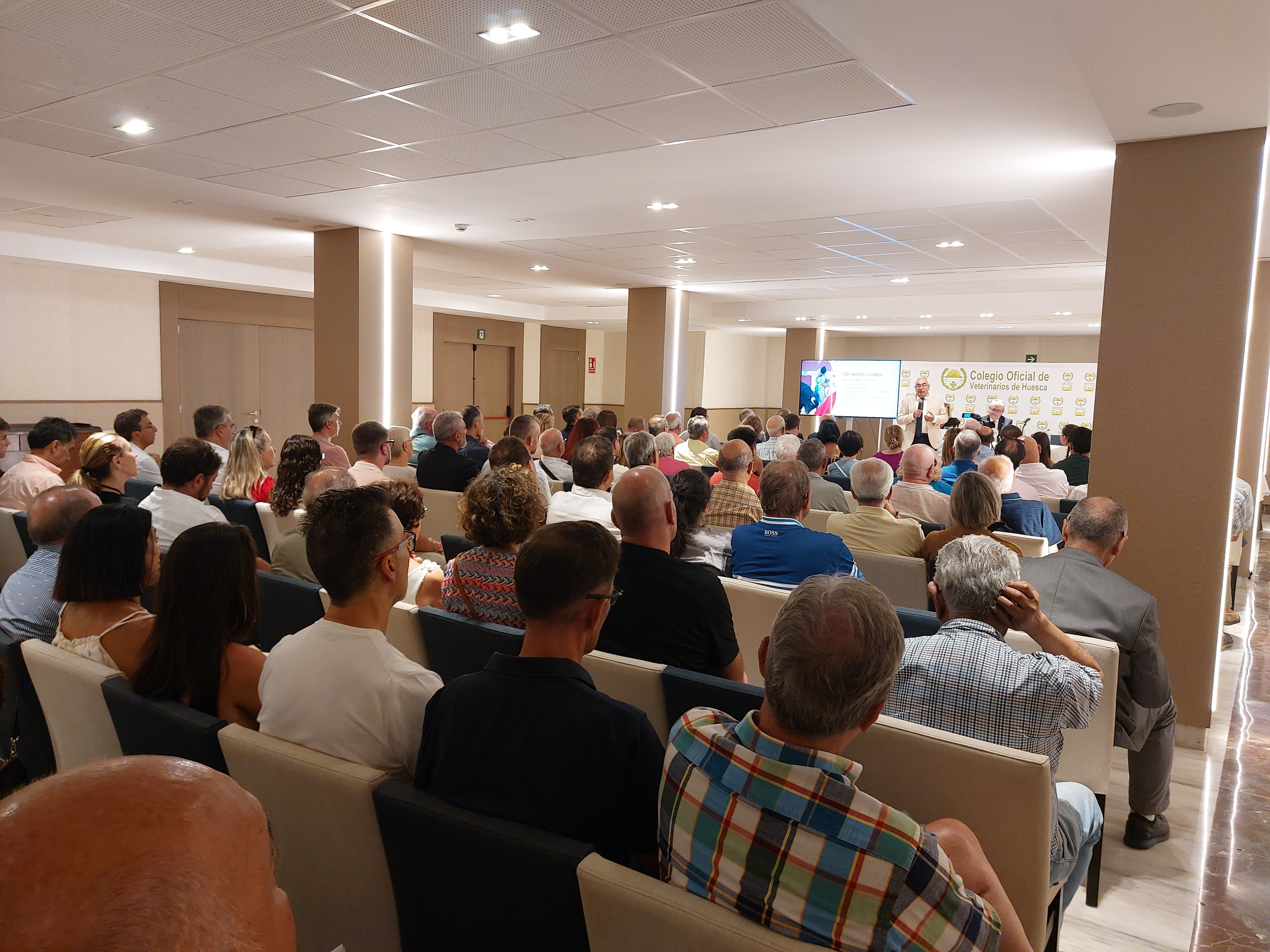 Conferencias taurinas celebradas en Huesca por el Colegio de Veterinarios