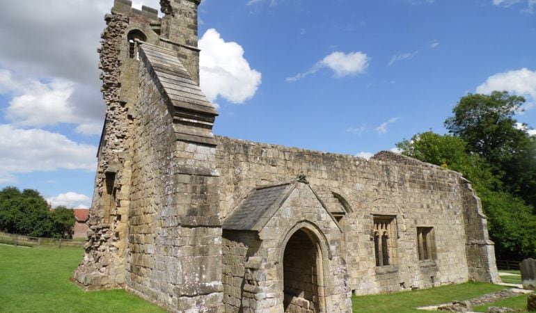 La iglesia de Wharram Percy todavía sigue en pie. 