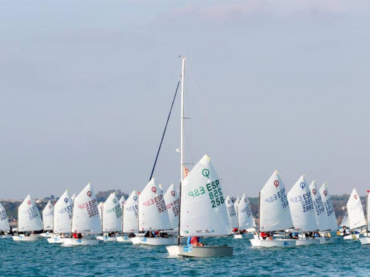 Casi 150 regatistas participarán en el Campeonato de España Optimist en Águilas