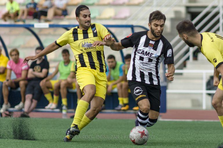 El nuevo jugador de la Gimnástica, Álex Conde, en un partido de la temporada pasada con el Haro Deportivo