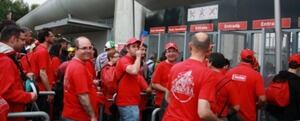Treballadors de Derbi entren al Circuit de Catalunya per protestar pels acomiadaments que planteja la companyia (JÚLIA PÉREZ - ACN)