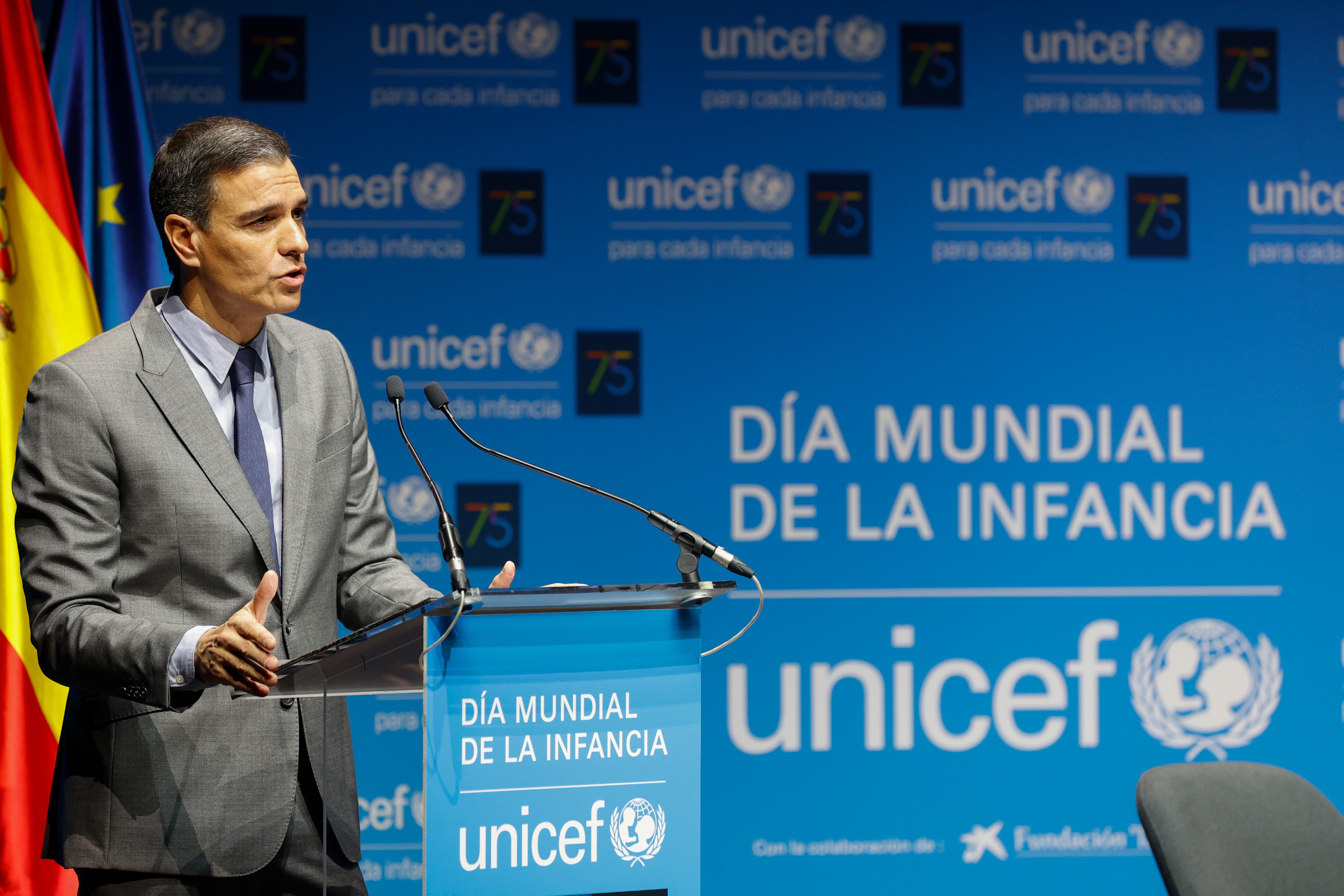 MADRID, 21/11/2022.- El presidente del Gobierno, Pedro Sánchez, durante su intervención en la clausura del acto &quot;Infancia y futuro. Voces y miradas en tiempo de crisis&quot;, organizado por Unicef con motivo de la celebración del Día Mundial de la Infancia, este lunes en Madrid. EFE/ Javier Lizon
