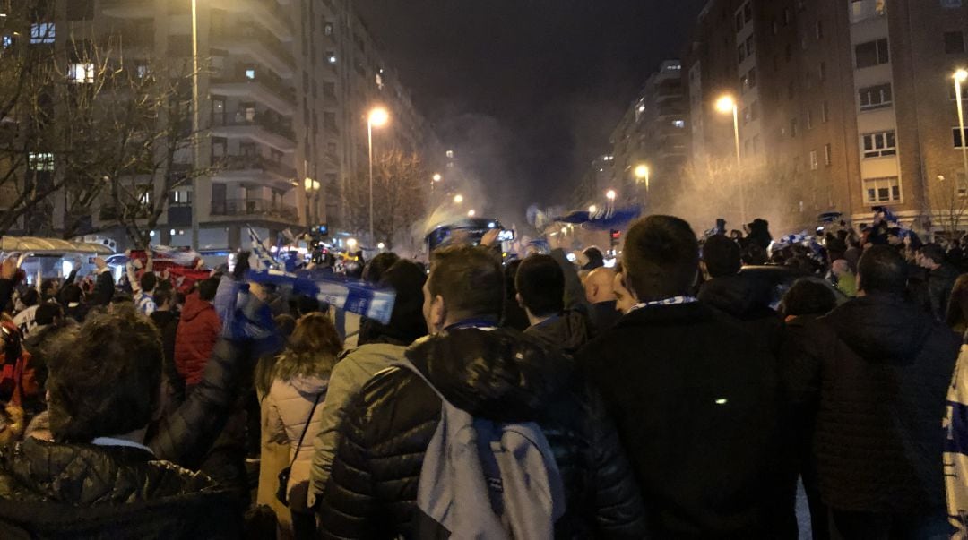 Imagen de seguidores de la Real animando en la ida de la semifinal contra el Mirandés