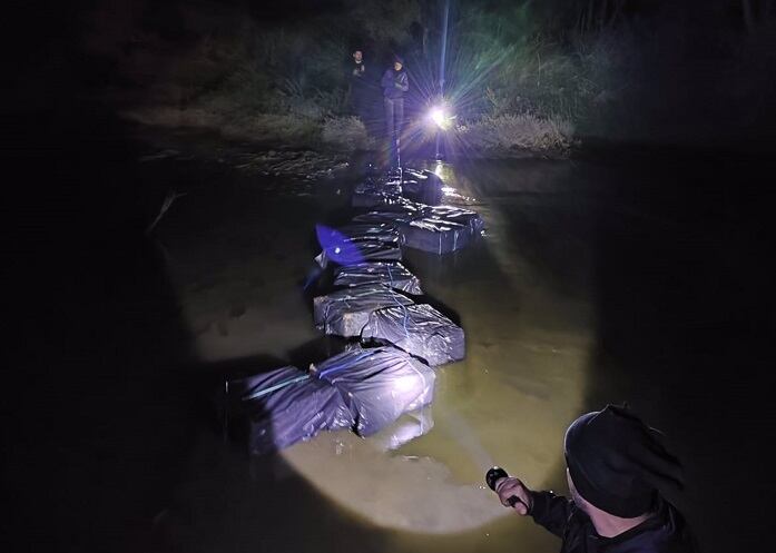 Tabaco de contrabando intervenido en el río Guadarranque