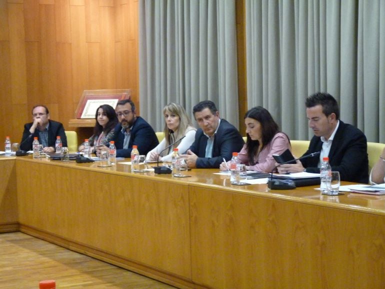 Bancada del PSOE en la sesión plenaria