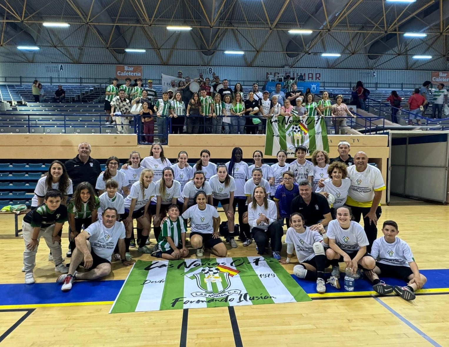 Las Norias celebrando el ascenso.