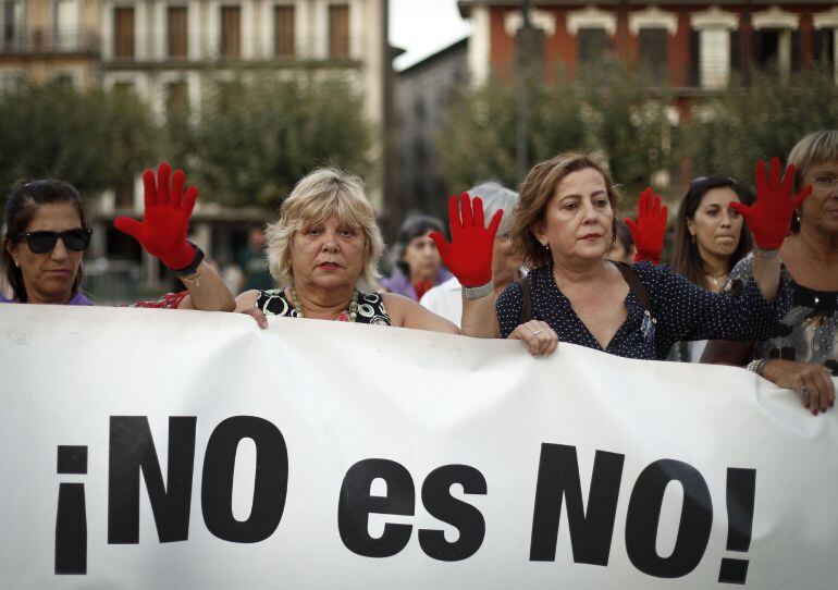 Concentración contra la violencia machista en Pamplona.