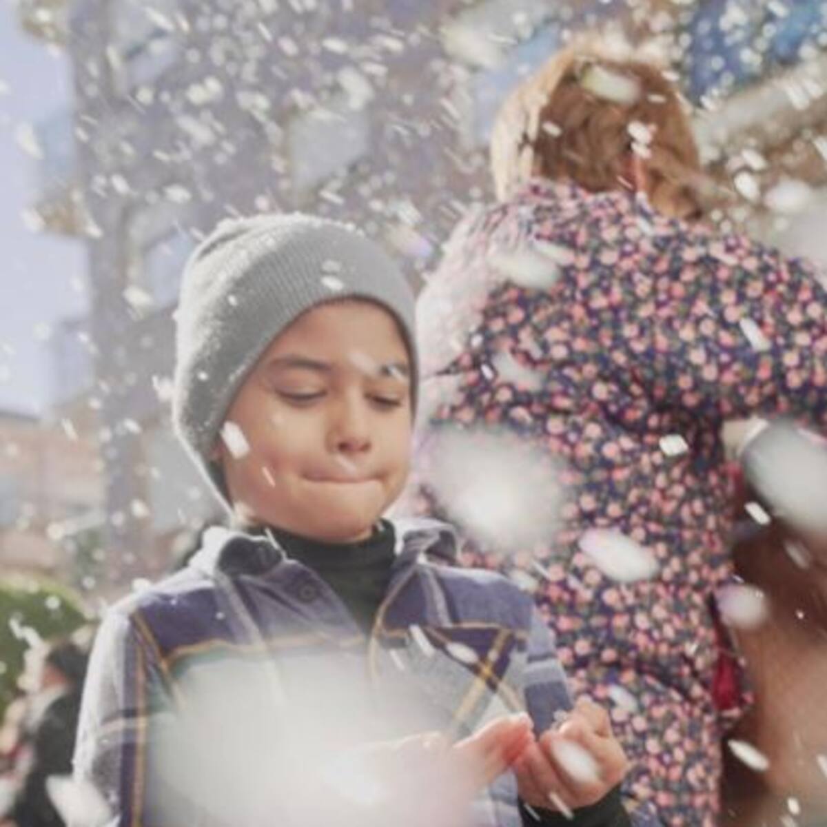 Una turronera de Jijona cumple el sueño de un niño: Que nieve en Murcia