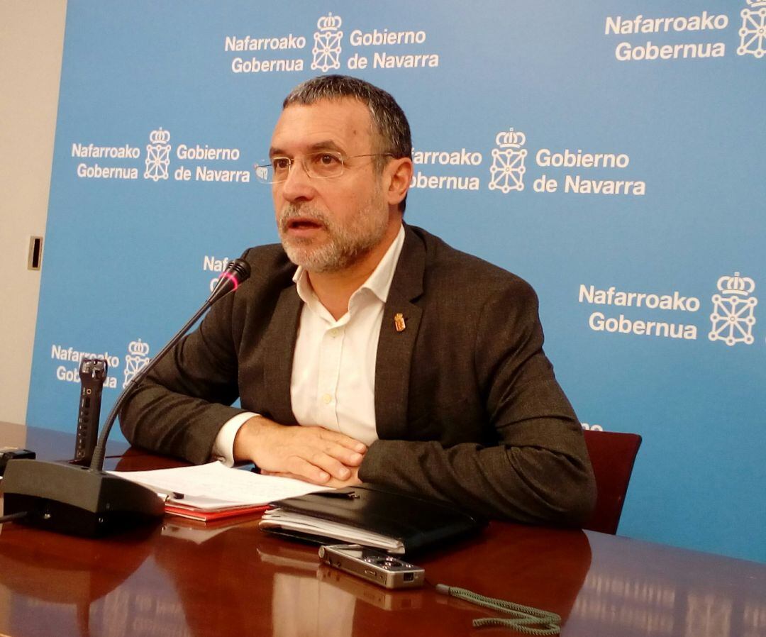 El vicepresidente de Derechos Sociales, Miguel Laparra, en la rueda de prensa de valoración del paro en noviembre.
