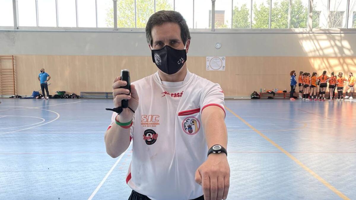 Silbato electrónico en el balonmano cántabro (13/04/2021)