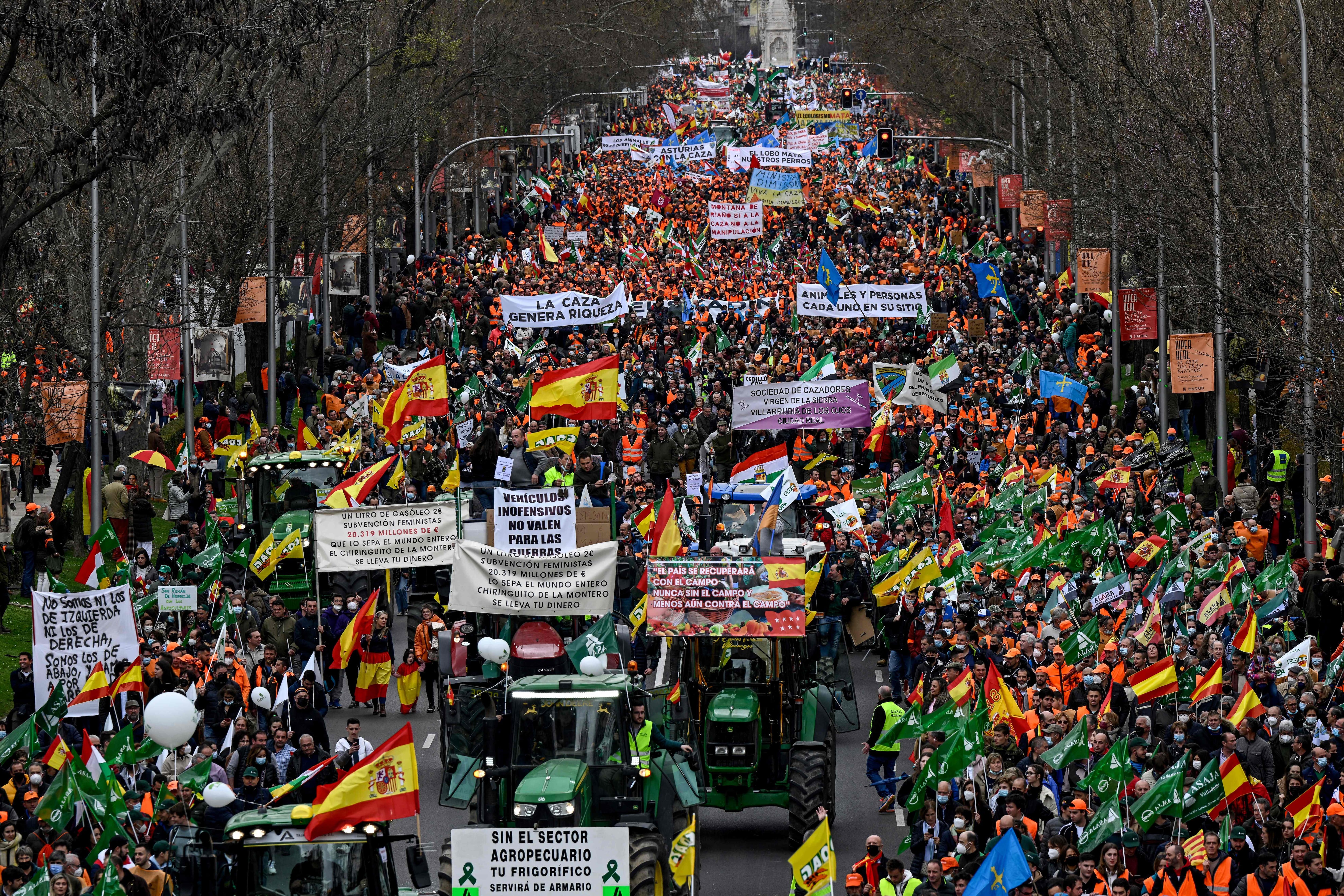 Más de 100.000 agricultores y ganaderos se manifestaron en Madrid el pasado domingo en defensa del mundo rural.