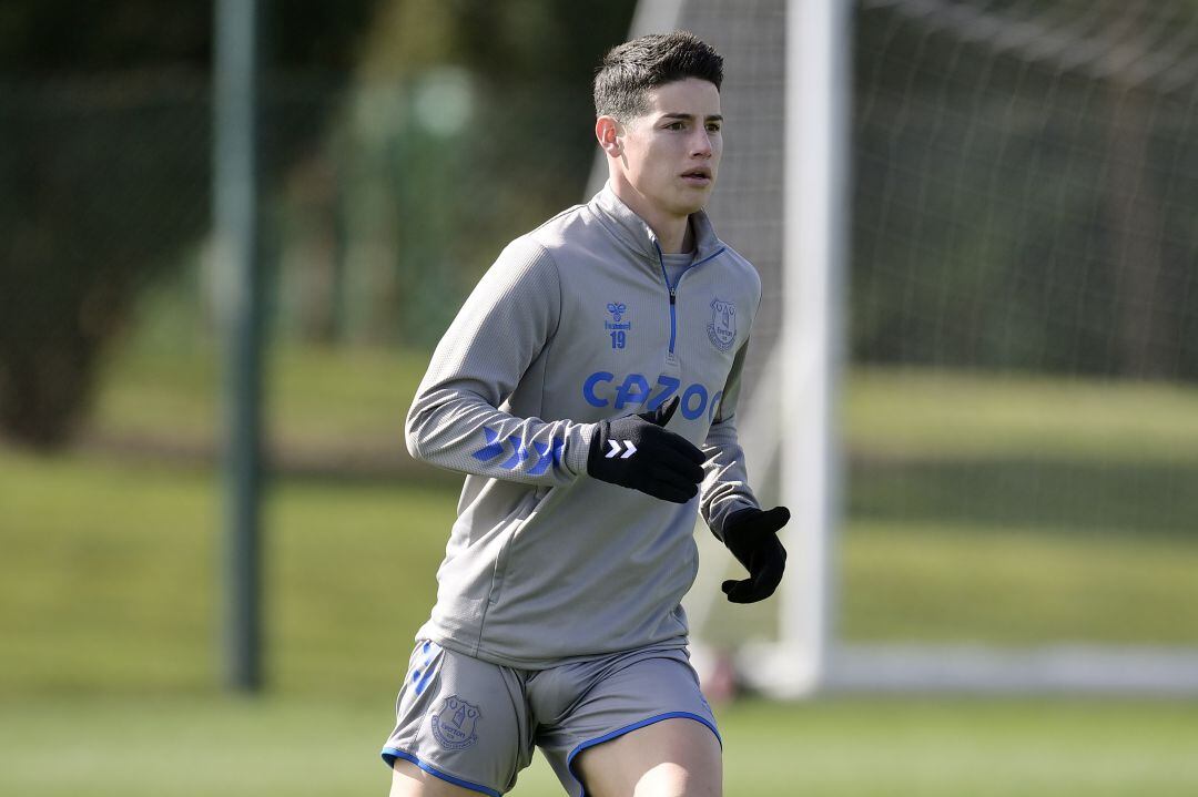 James Rodriguez durante uno de sus últimos entrenamientos con el Everton