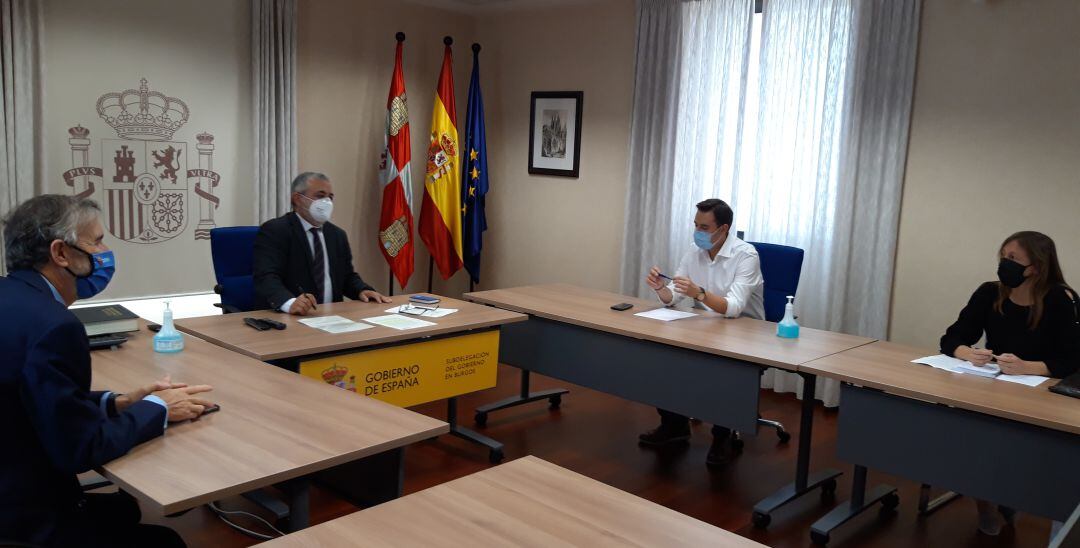 Reunión de representantes de la UBU, el subdelegado del gobierno y el alcalde de Burgos