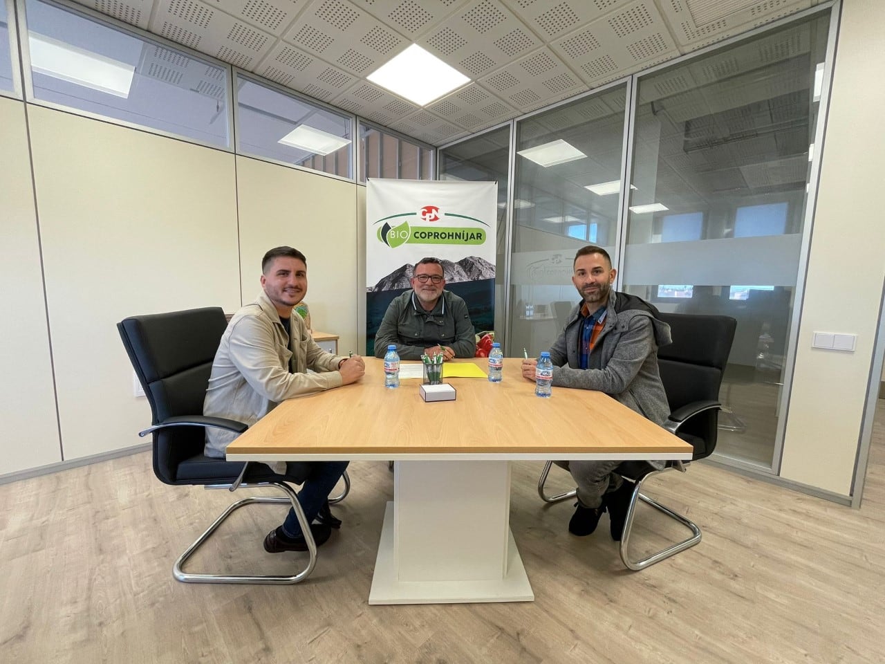 Instituciones y empresa por una gran carrera.