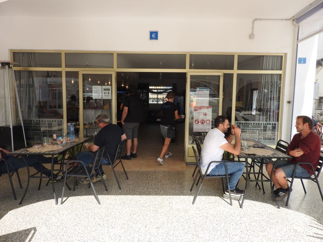 Imagen de archivo de una terraza de Formentera