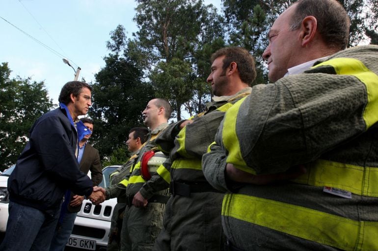 Los sindicatos piden la dimisión de Rosa Quintana y denuncian precariedad en los medios de la Xunta