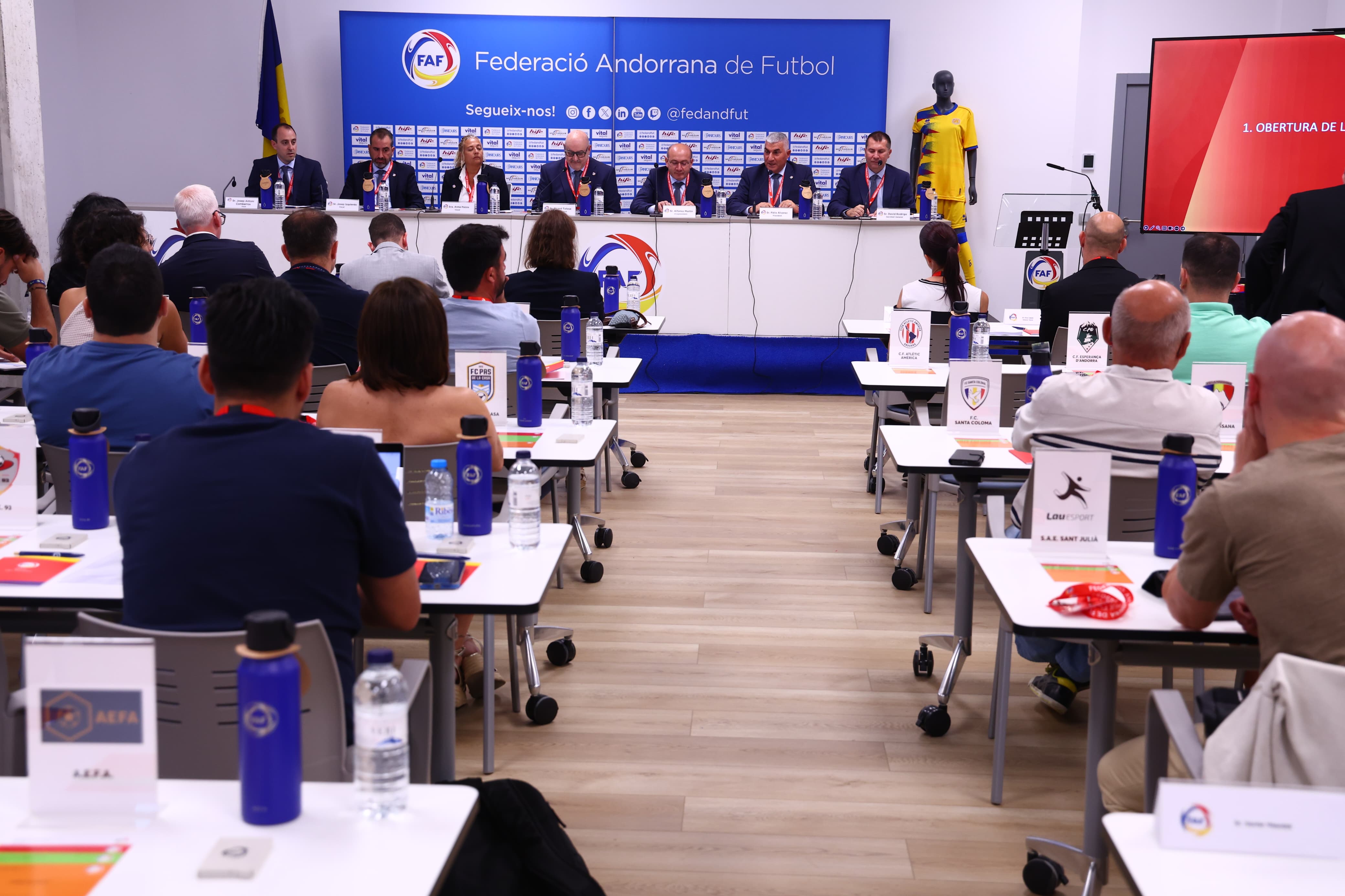 Un moment de l&#039;assemblea general de la FAF celebrada a principis d&#039;estiu al nou estadi d&#039;Encamp.