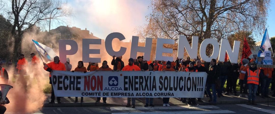 Protesta de empleados de Alcoa en Santiago.