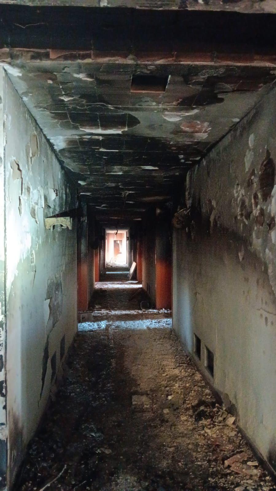 Un incendio calcina varias habitaciones del antiguo hotel Sidi Saler