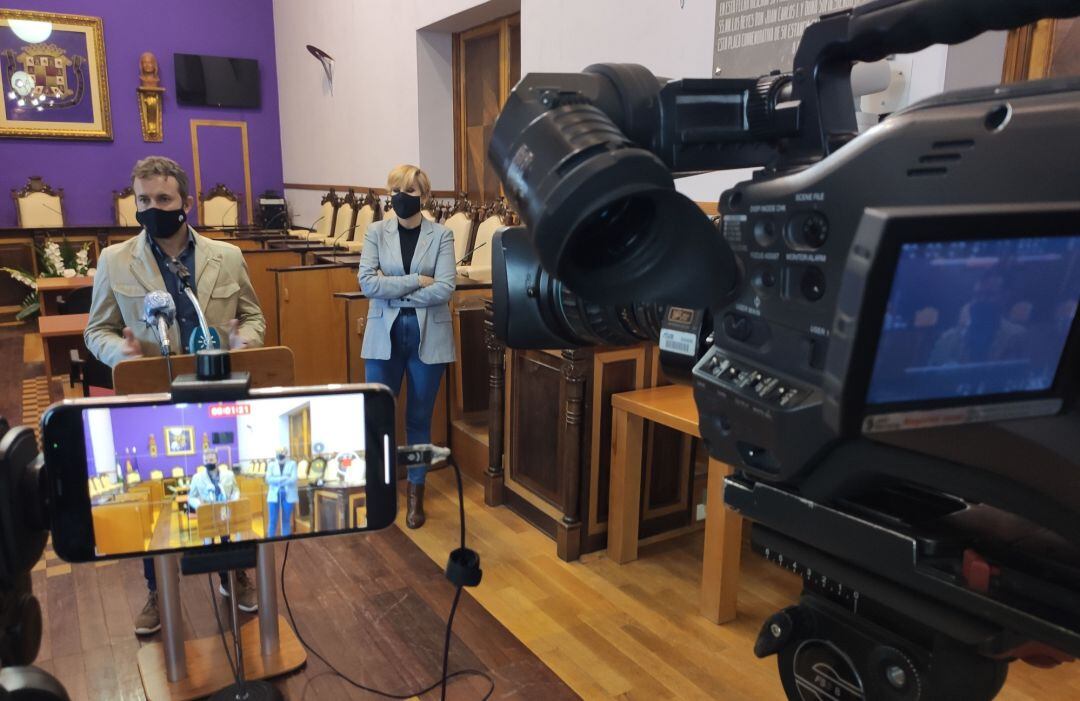 Cierran los parques públicos en Jaén para evitar contagios según ha anunciado el alcalde de Jaén Julio Millán que asegura que se adoptarán las medidas necesarias para poder controlar aforos o el cierre de mercadillos redoblando esfuerzos 