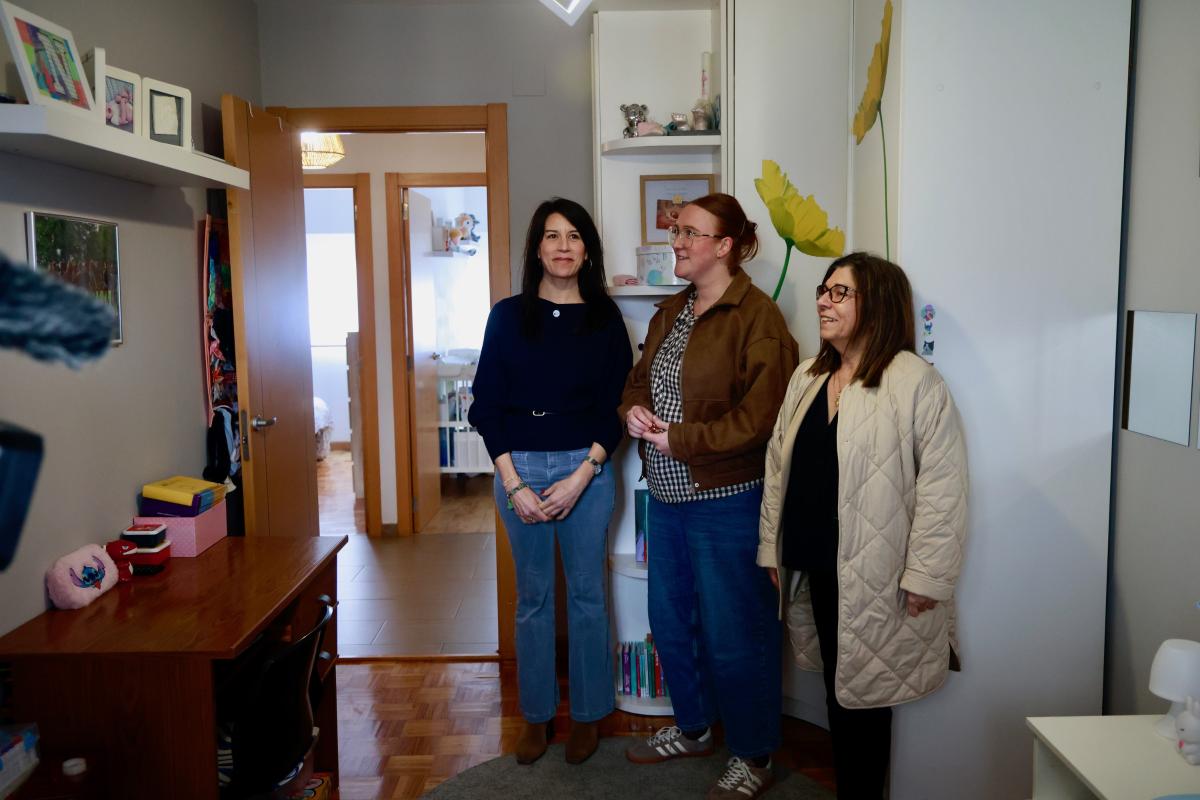 La conselleira de Vivenda, en su visita de este viernes en Ferrol (foto: Xunta de Galicia)