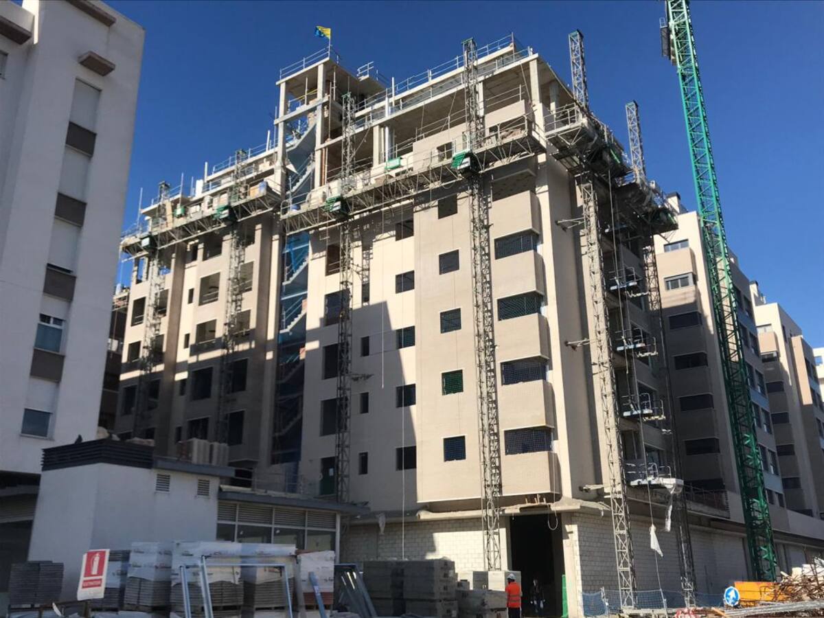 Muere un trabajador de la construcción al caer desde un sexto piso en Cádiz